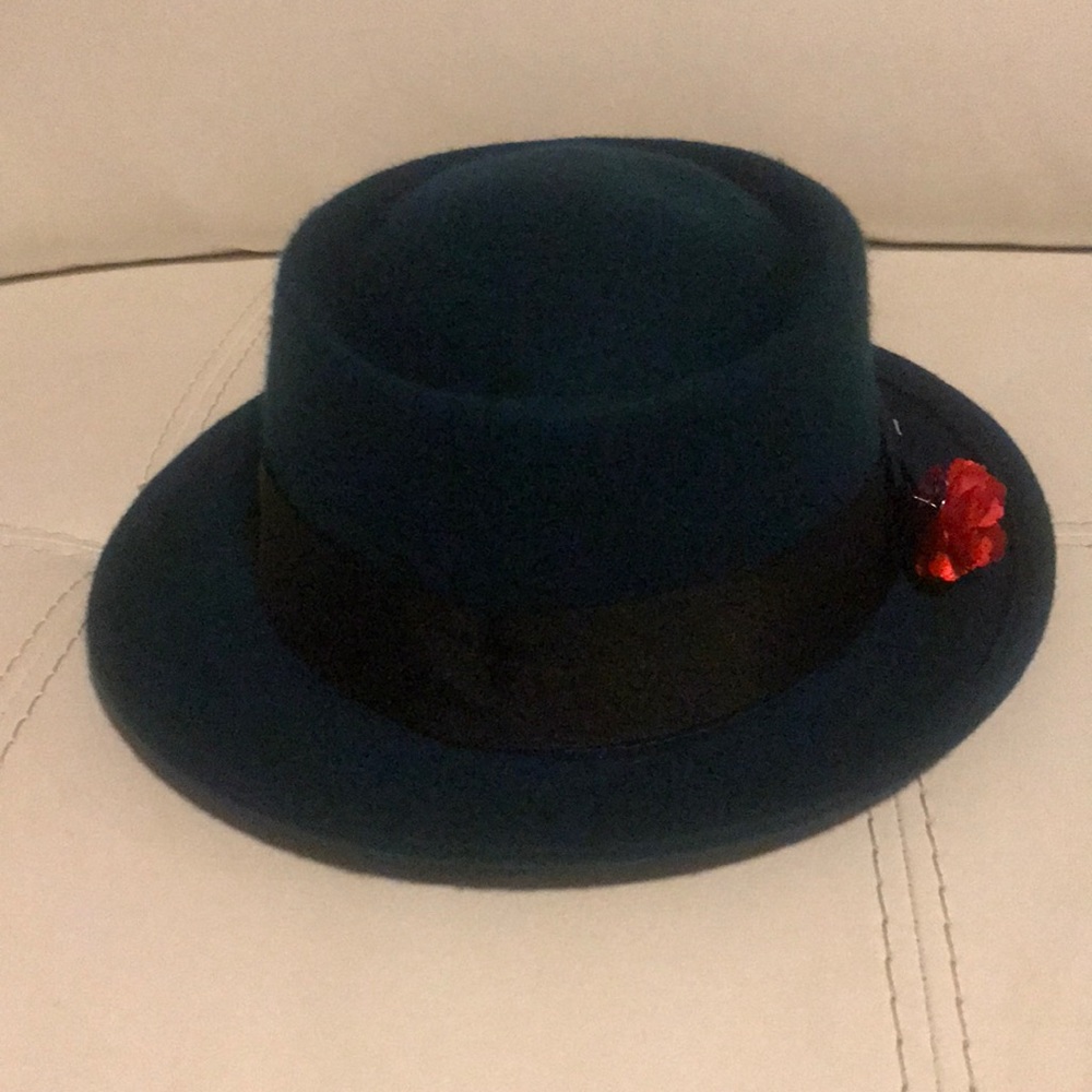Stylish and fashionable unisex fedoras